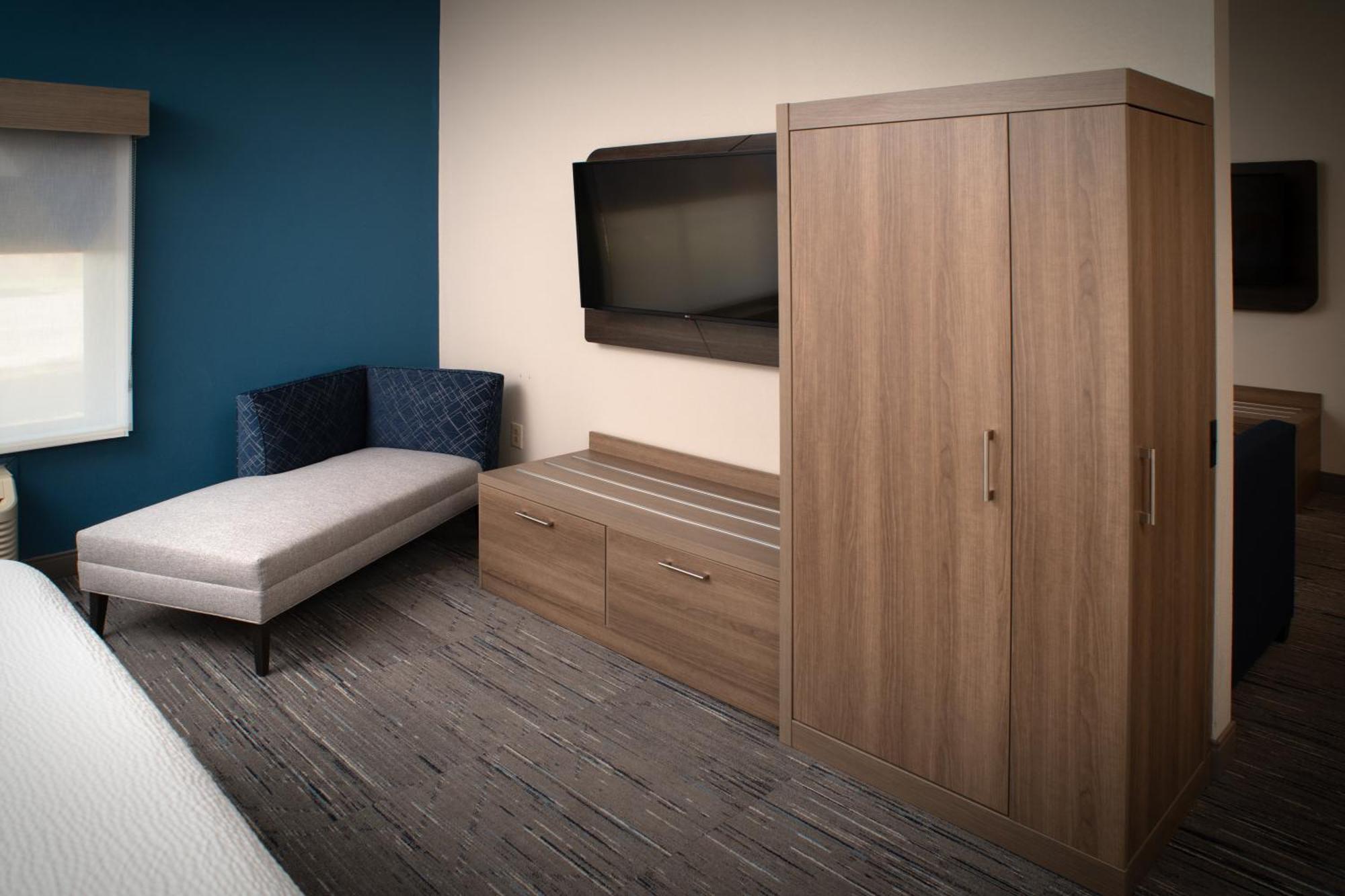 Holiday Inn Express & Suites Fairmont By Ihg מראה חיצוני תמונה