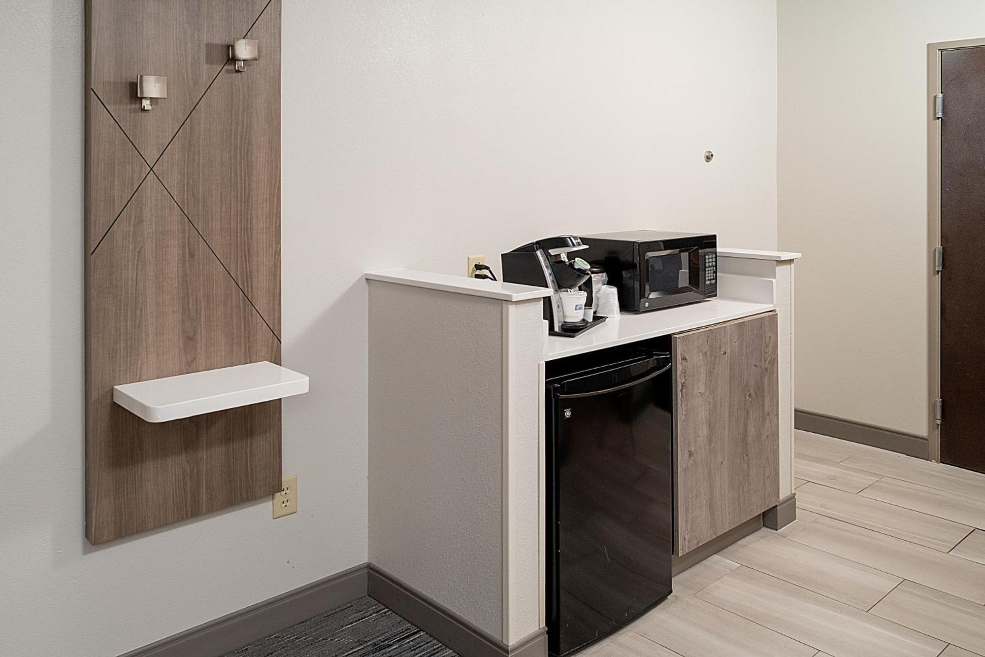 Holiday Inn Express & Suites Fairmont By Ihg מראה חיצוני תמונה