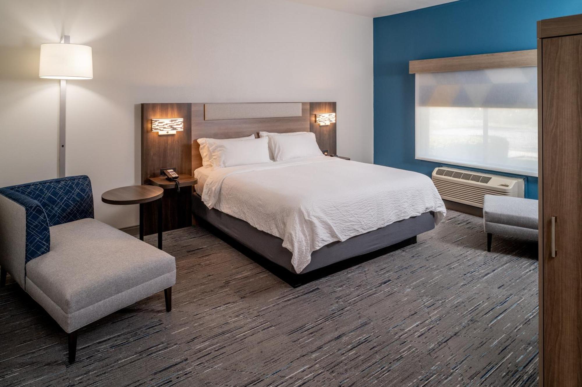 Holiday Inn Express & Suites Fairmont By Ihg מראה חיצוני תמונה