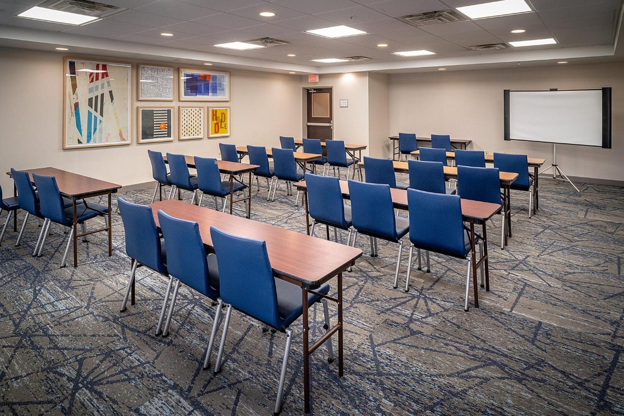 Holiday Inn Express & Suites Fairmont By Ihg מראה חיצוני תמונה