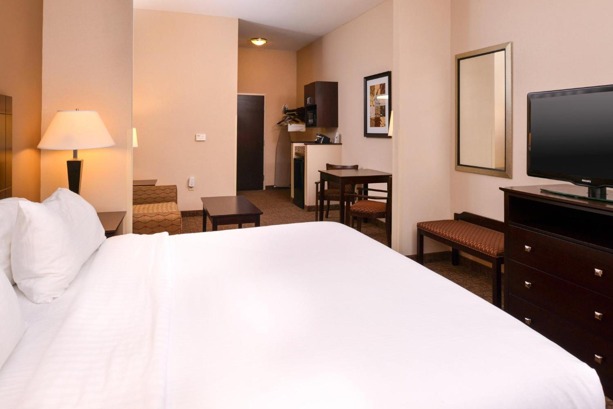 Holiday Inn Express & Suites Fairmont By Ihg מראה חיצוני תמונה