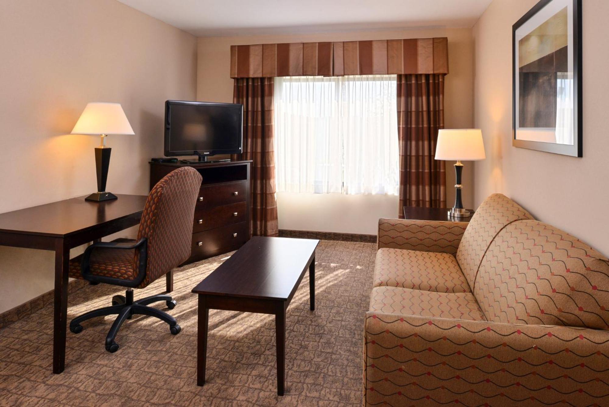 Holiday Inn Express & Suites Fairmont By Ihg מראה חיצוני תמונה