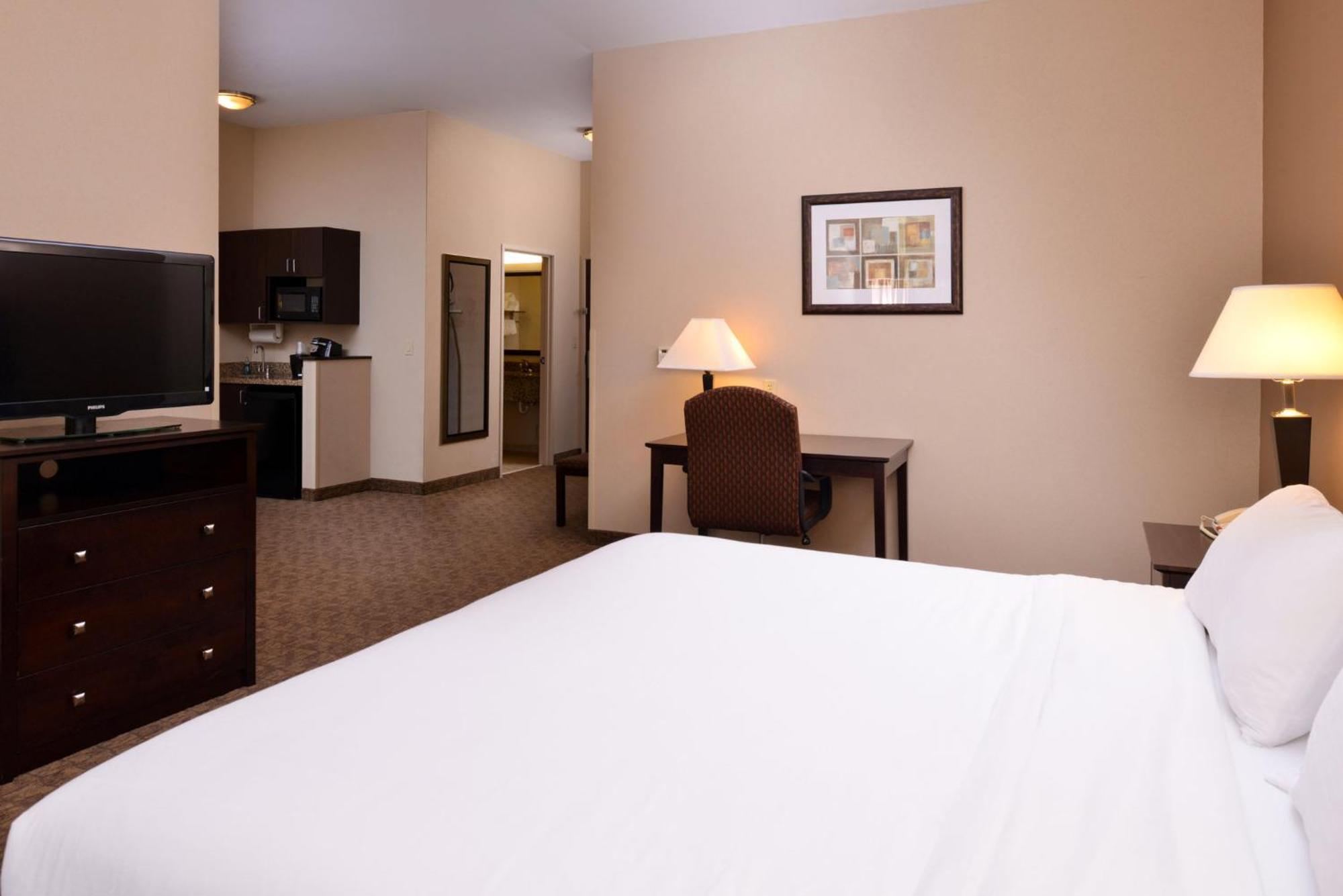 Holiday Inn Express & Suites Fairmont By Ihg מראה חיצוני תמונה