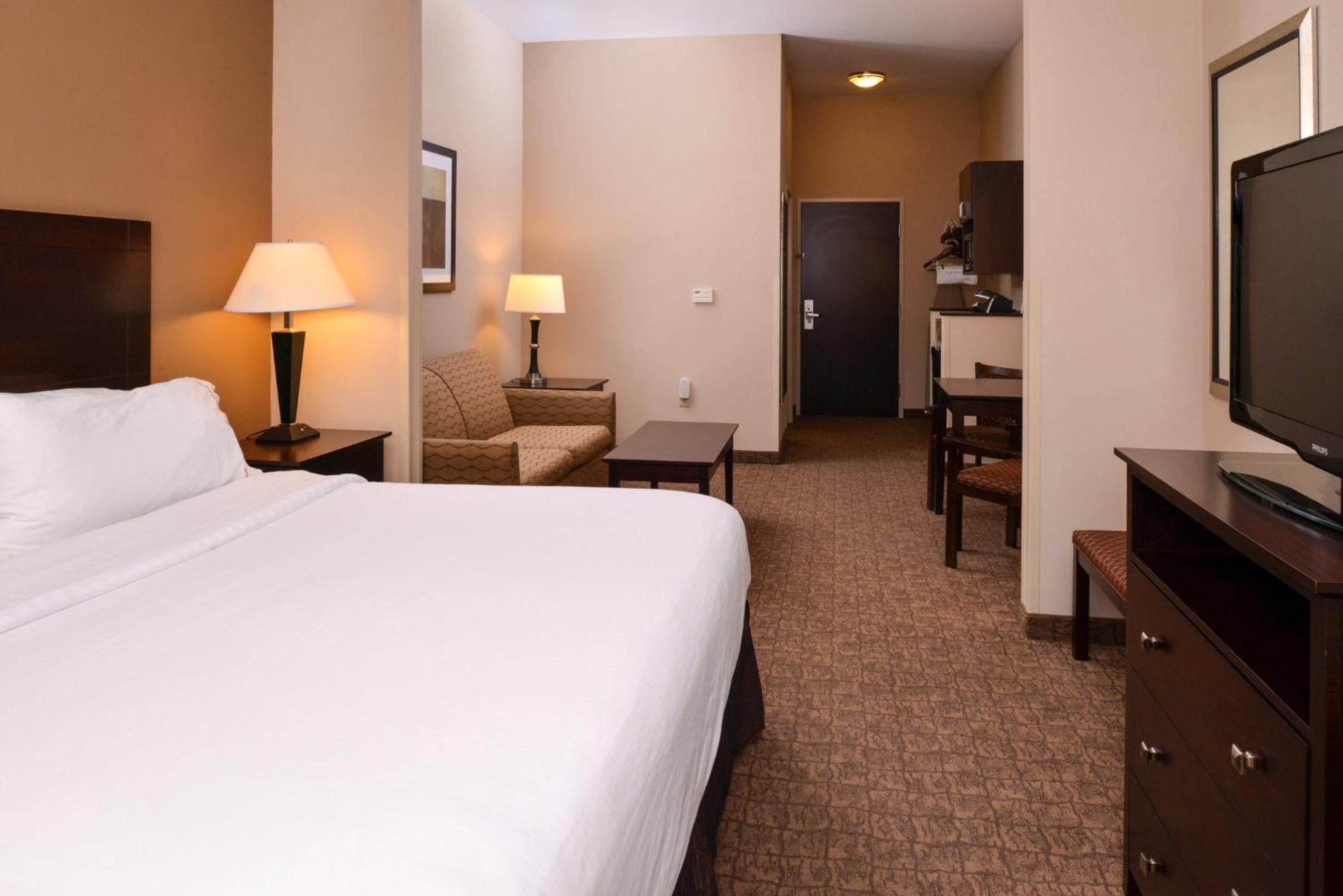 Holiday Inn Express & Suites Fairmont By Ihg מראה חיצוני תמונה