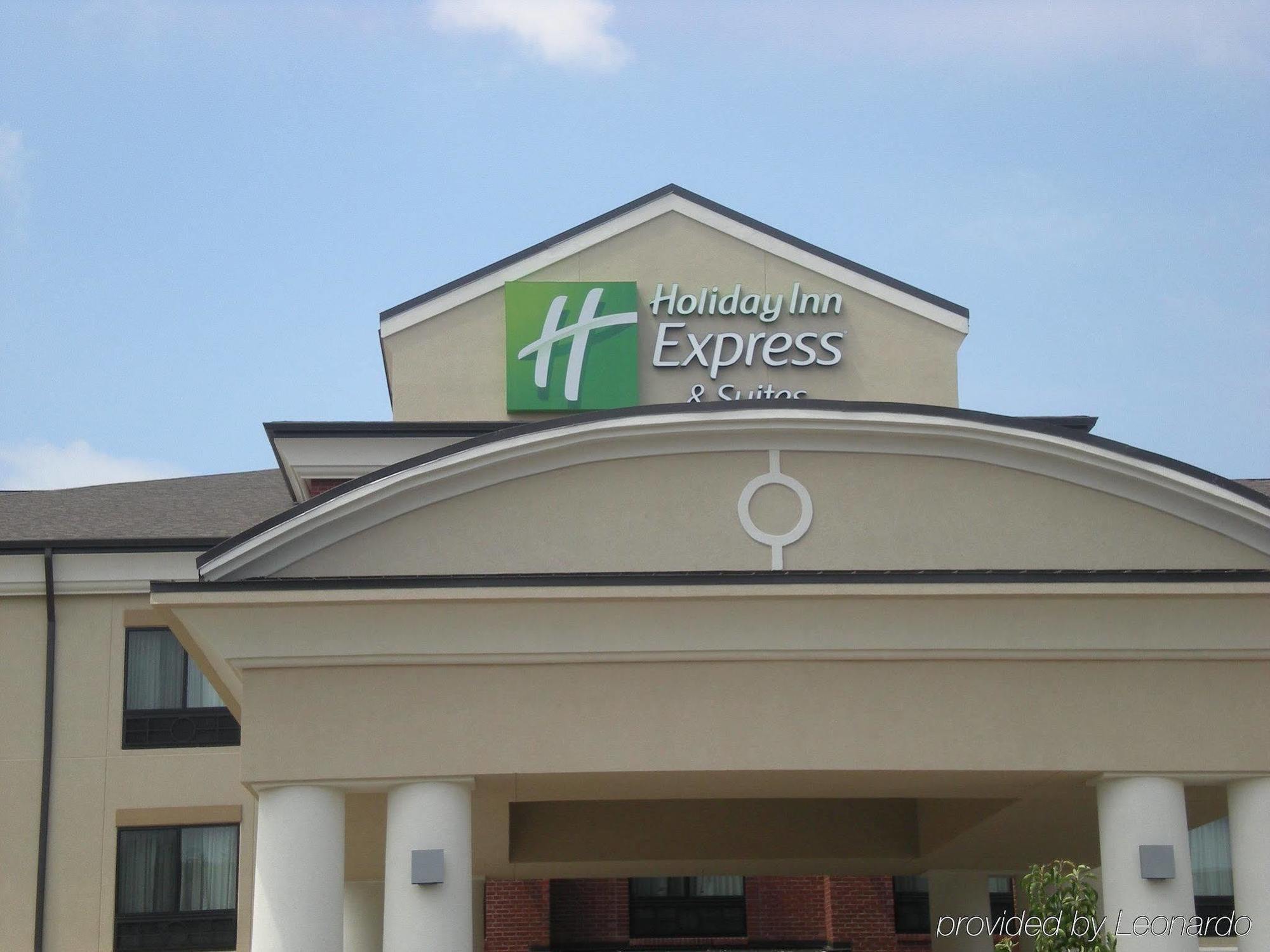 Holiday Inn Express & Suites Fairmont, An Ihg Hotel מראה חיצוני תמונה